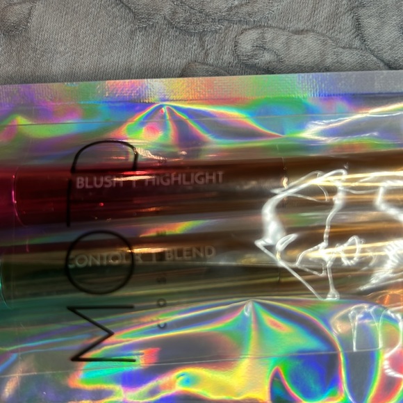 Brand new in package MOTD dual ended make up brushes - Picture 3 of 4